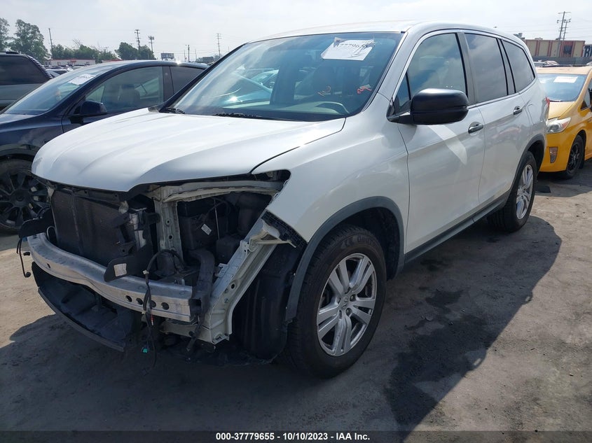 VIN 5FNYF5H19JB010752 2018 HONDA PILOT LX