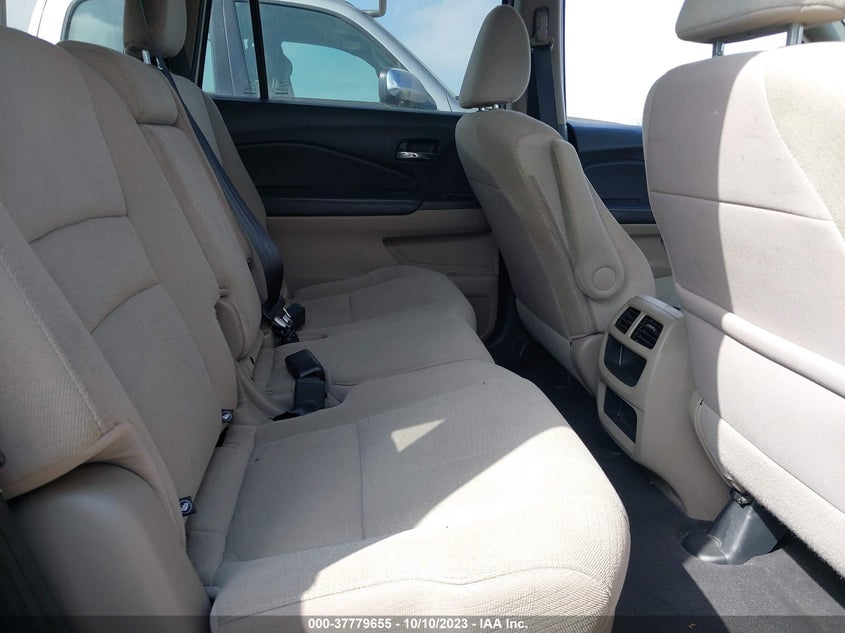 VIN 5FNYF5H19JB010752 2018 HONDA PILOT LX