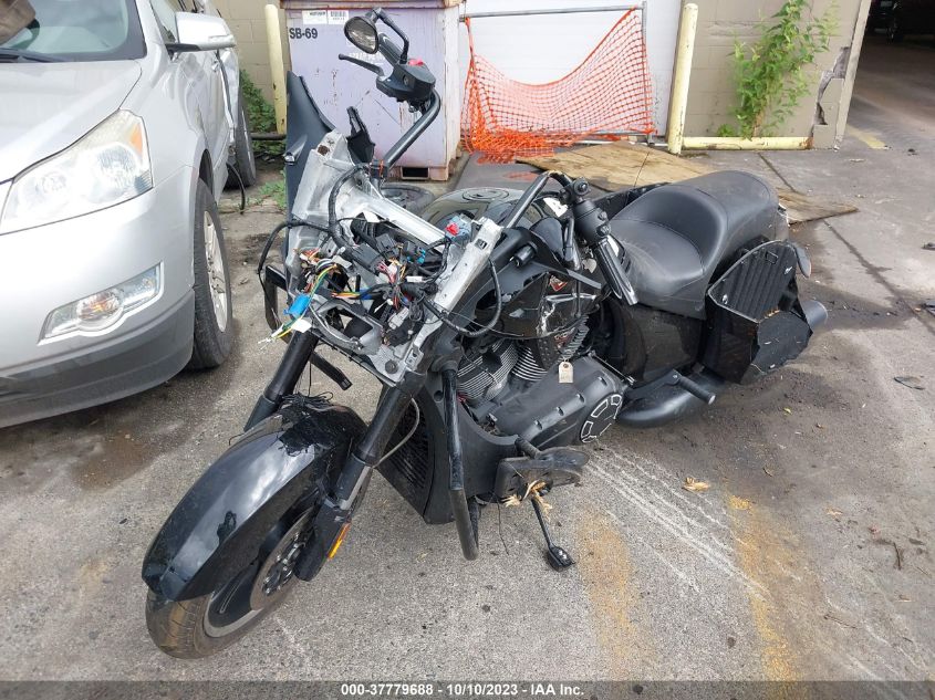 2015 VICTORY MOTORCYCLES CROSS COUNTRY 8-BALL - 5VPDA36N9F3045840