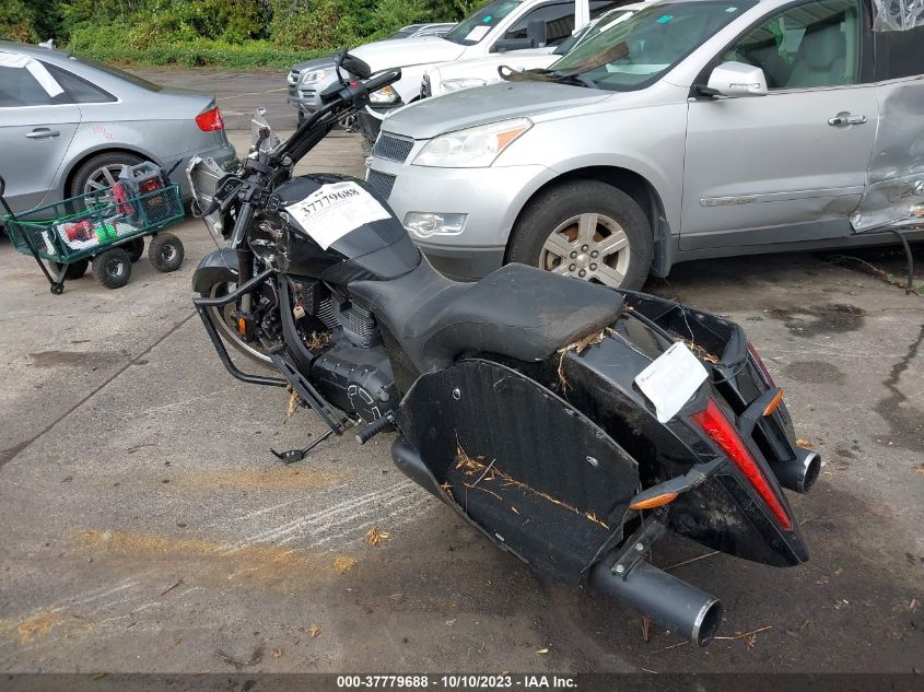 2015 VICTORY MOTORCYCLES CROSS COUNTRY 8-BALL - 5VPDA36N9F3045840