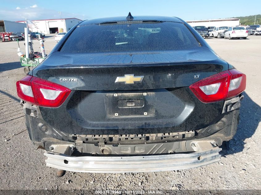 2018 CHEVROLET CRUZE LT - 1G1BE5SM0J7130000
