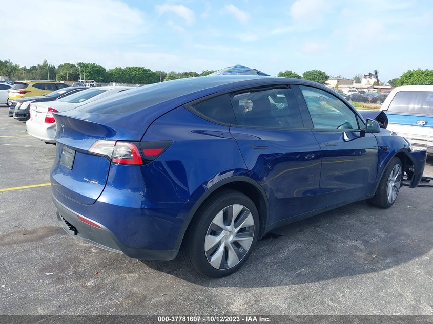VIN 7SAYGDEE4PA142289 2023 TESLA MODEL Y LONG RANGE