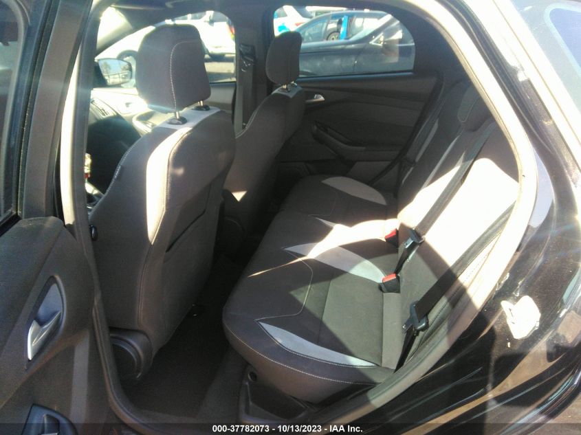 1FADP3L95GL377902 2016 FORD FOCUS, photo no. 8