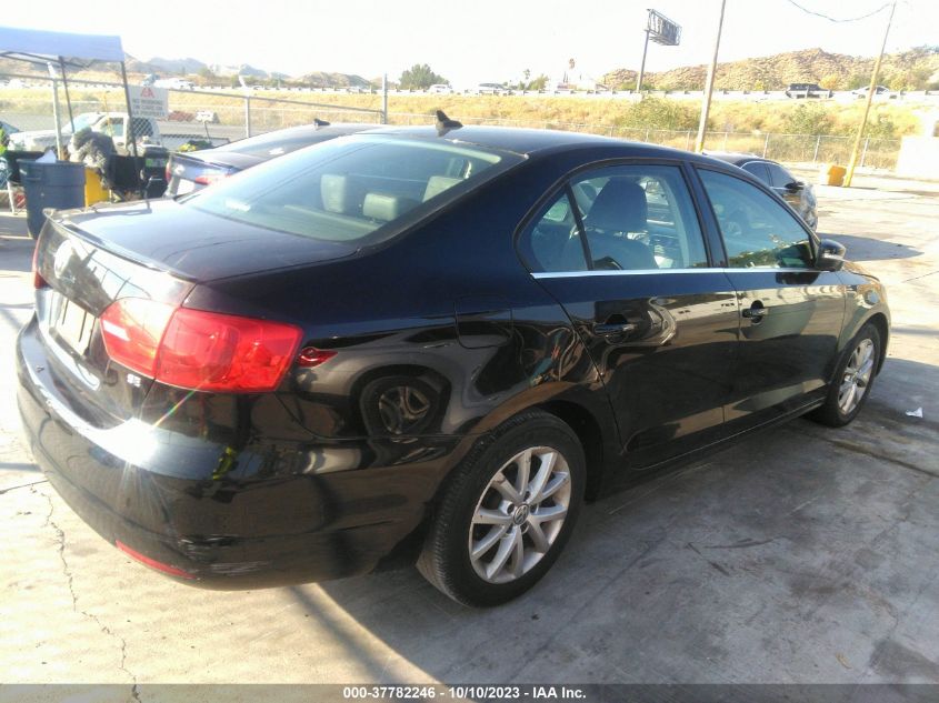 2014 VOLKSWAGEN JETTA SEDAN SE - 3VWD17AJ3EM392438