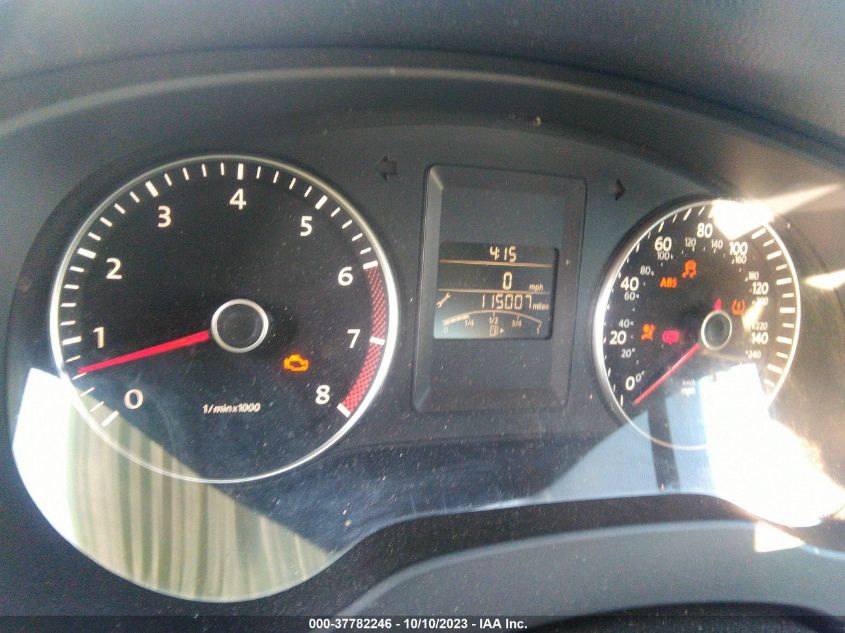 2014 VOLKSWAGEN JETTA SEDAN SE - 3VWD17AJ3EM392438