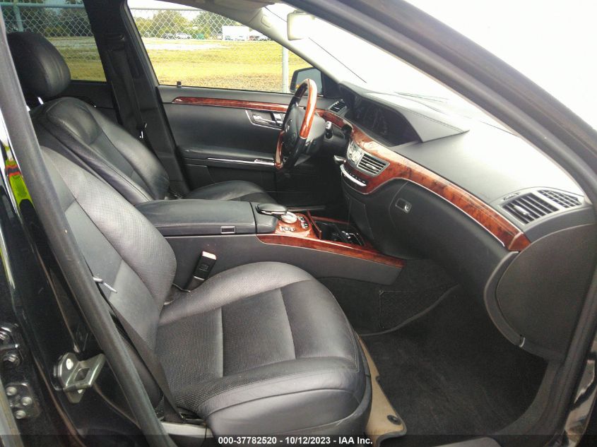 2013 MERCEDES-BENZ S 550 WDDNG7DB3DA516235