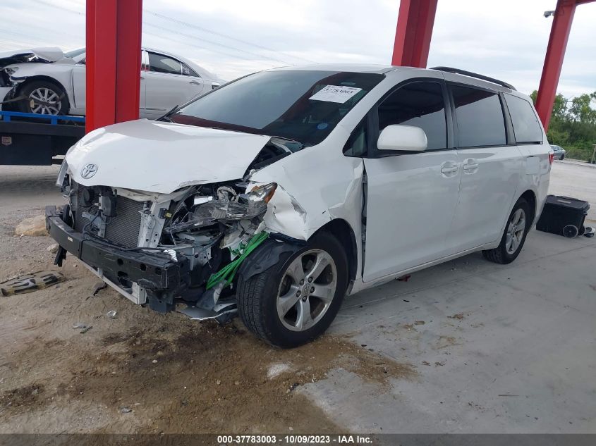 5TDKK3DC0FS563032 2015 TOYOTA SIENNA, photo no. 2