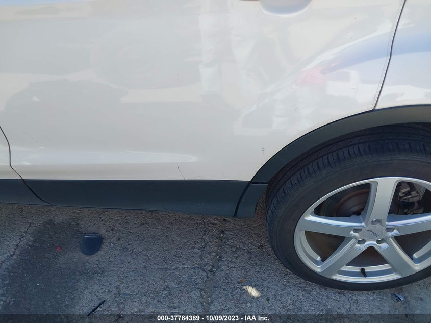 VIN 1FMCU0J92HUE93419 2017 FORD ESCAPE TITANIUM