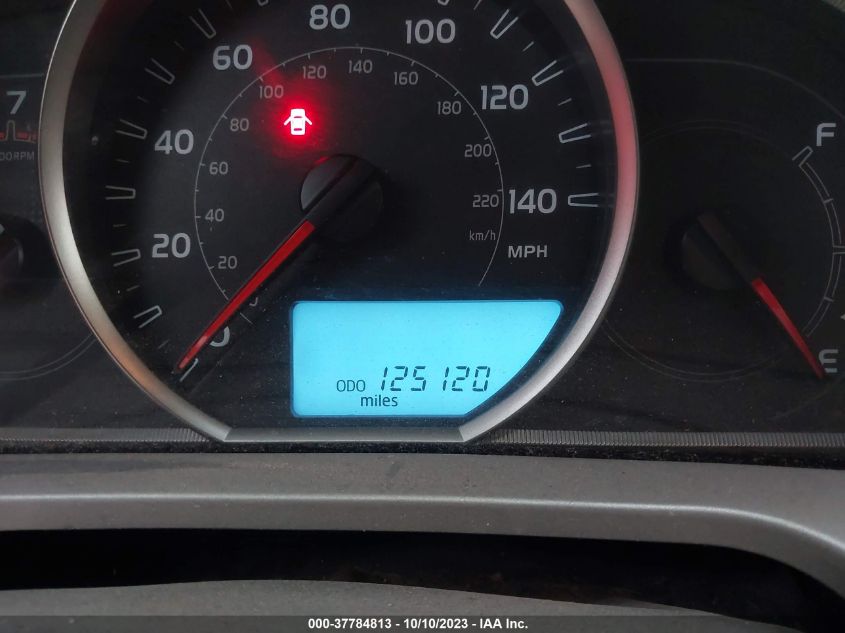 2015 TOYOTA RAV4 LE - JTMBFREV2FJ039644
