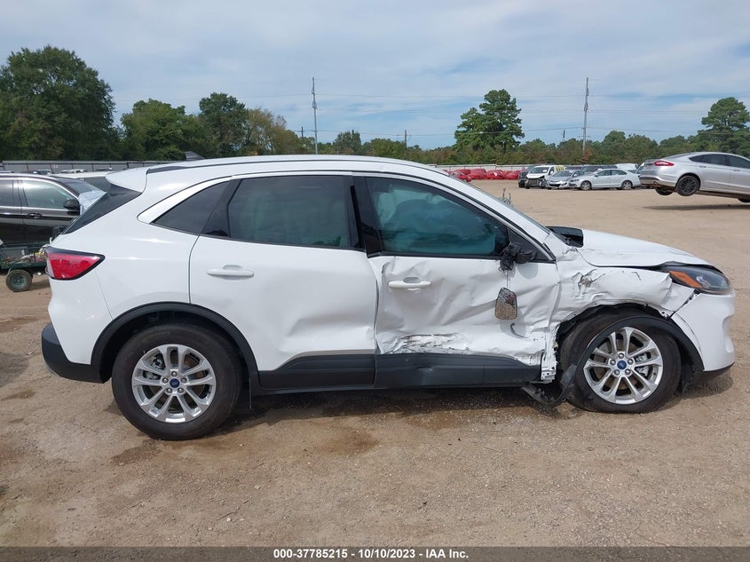 VIN 1FMCU0G67LUB84888 2020 FORD ESCAPE SE