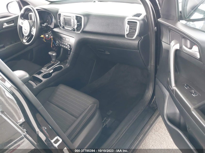 VIN KNDPM3AC0J7423148 2018 KIA SPORTAGE LX
