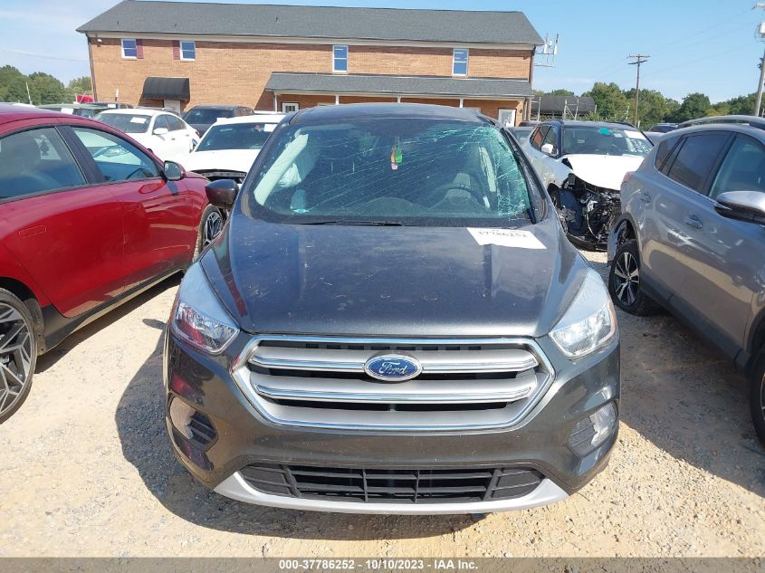 2017 FORD ESCAPE SE - 1FMCU9GD0HUE00820