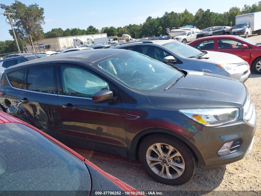 2017 FORD ESCAPE SE - 1FMCU9GD0HUE00820