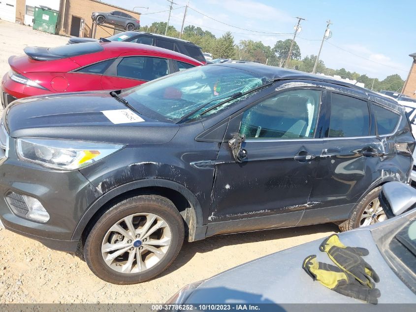 2017 FORD ESCAPE SE - 1FMCU9GD0HUE00820