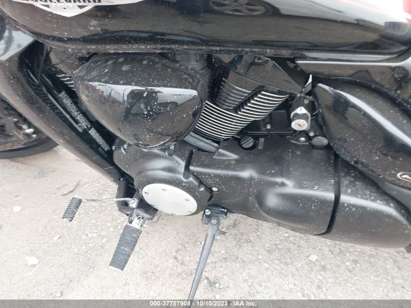 2015 SUZUKI VZR1800 JS1VY53A0F2100171