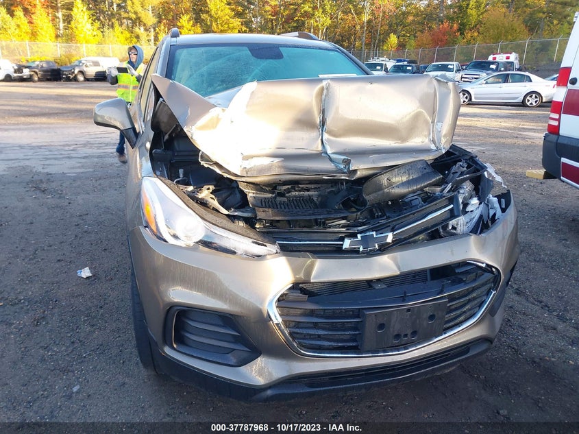 VIN KL7CJPSM6NB530467 2022 CHEVROLET TRAX 1LT