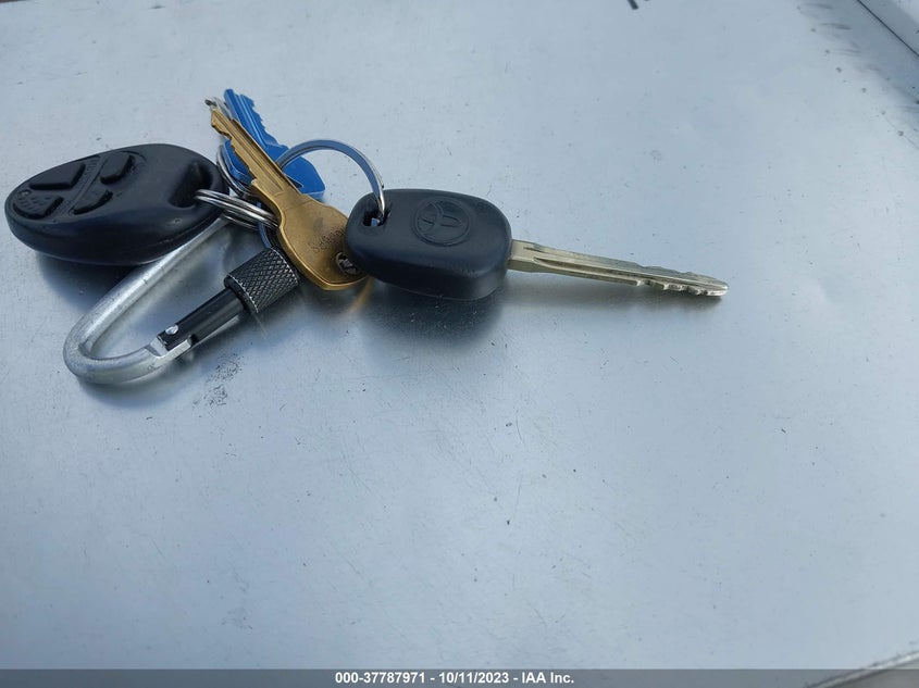 VIN 5YFBURHE4HP650095 2017 TOYOTA COROLLA L/LE/XLE/SE