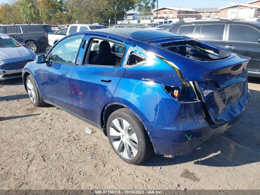 5YJYGDEE1LF009032 Tesla Model Y LONG RANGE 3