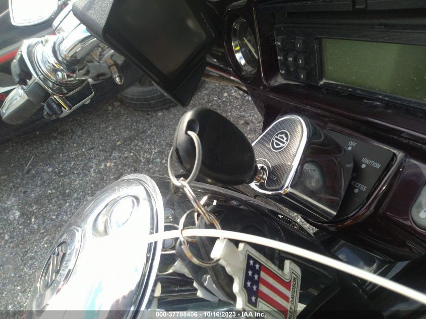 2013 HARLEY-DAVIDSON FLHTCUSE CVO ULTRA CLS ELECTRA GLD - 1HD1PR818D8962511