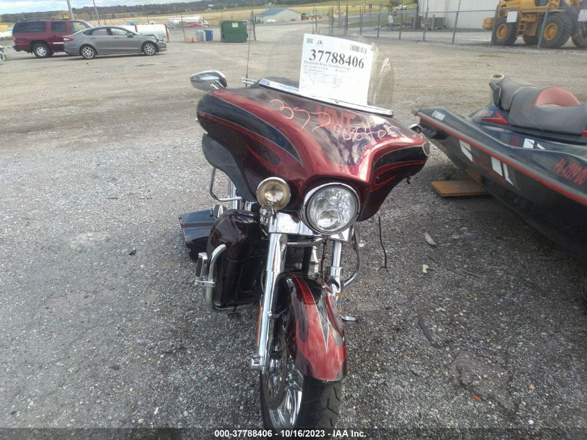 2013 HARLEY-DAVIDSON FLHTCUSE CVO ULTRA CLS ELECTRA GLD - 1HD1PR818D8962511