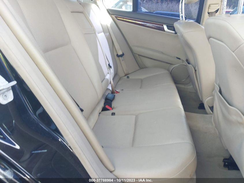 2014 MERCEDES-BENZ C 250 - WDDGF4HB5ER306825