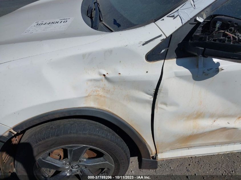 2017 TOYOTA RAV4 XLE - JTMWFREV6HJ101311