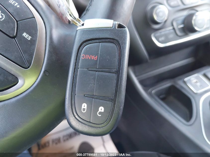 2019 JEEP CHEROKEE LATITUDE PLUS - 1C4PJLLN8KD290116