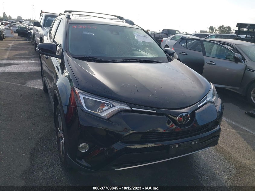 VIN 2T3WFREV7JW480519 2018 TOYOTA RAV4 ADVENTURE/XLE