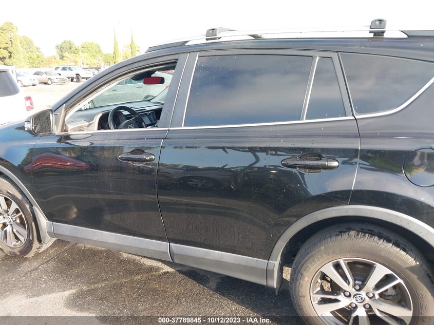 VIN 2T3WFREV7JW480519 2018 TOYOTA RAV4 ADVENTURE/XLE