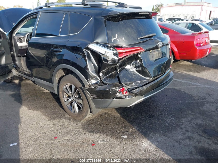 VIN 2T3WFREV7JW480519 2018 TOYOTA RAV4 ADVENTURE/XLE