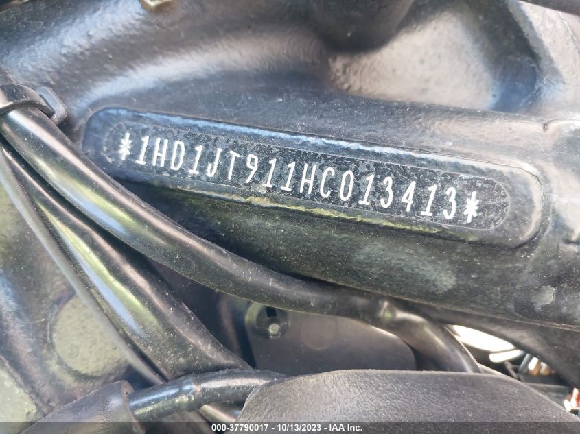 2017 HARLEY-DAVIDSON FLSTFBS 1HD1JT911HC013413