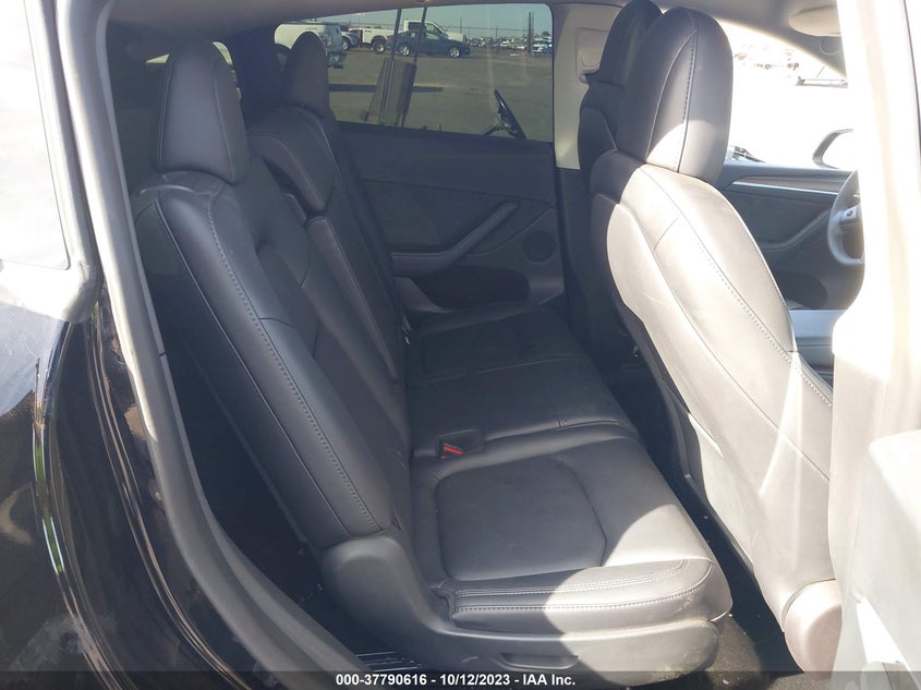 VIN 7SAYGAEE5NF549696 2022 TESLA MODEL Y