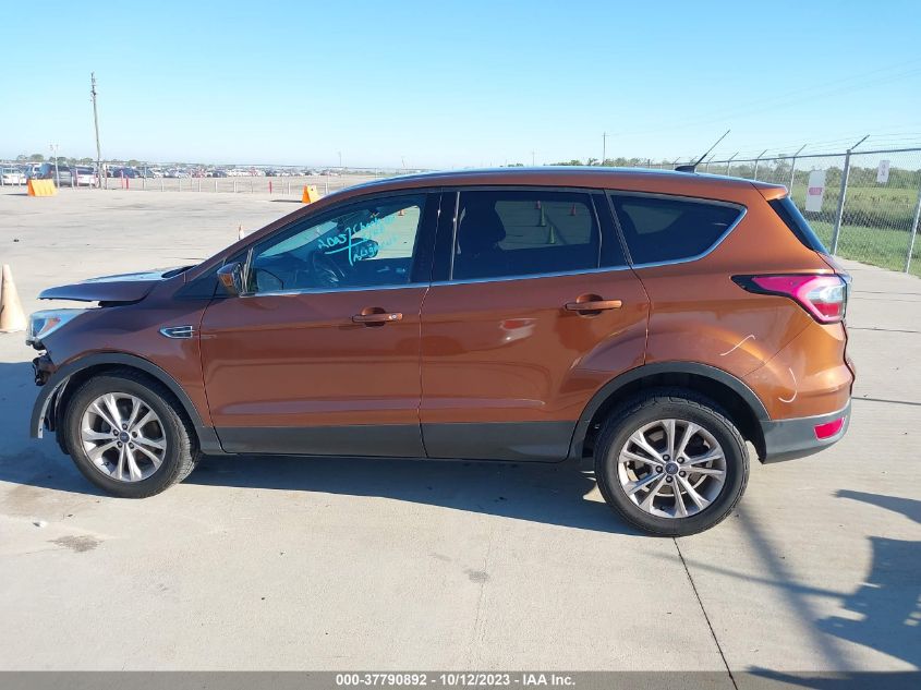 2017 FORD ESCAPE SE - 1FMCU0GD4HUE04123