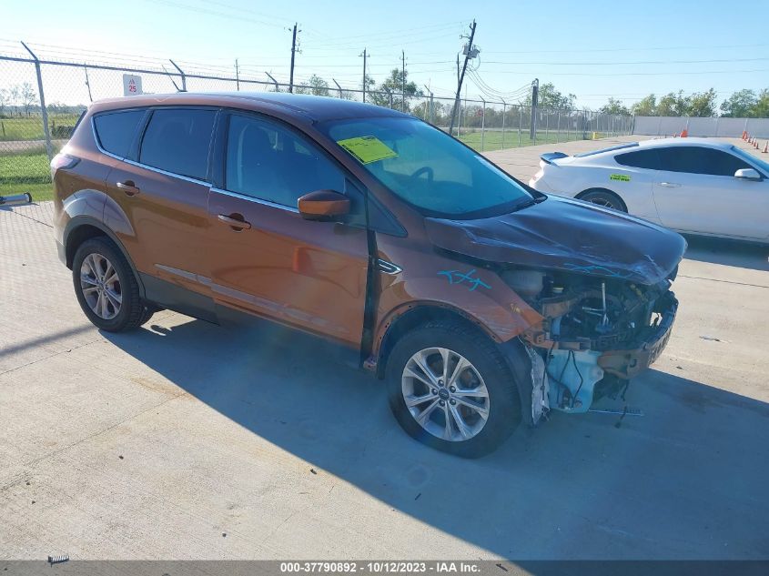 2017 FORD ESCAPE SE - 1FMCU0GD4HUE04123