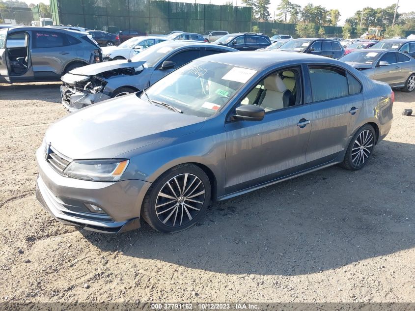 2015 VOLKSWAGEN JETTA SEDAN 1.8T SPORT - 3VWD17AJ5FM403408