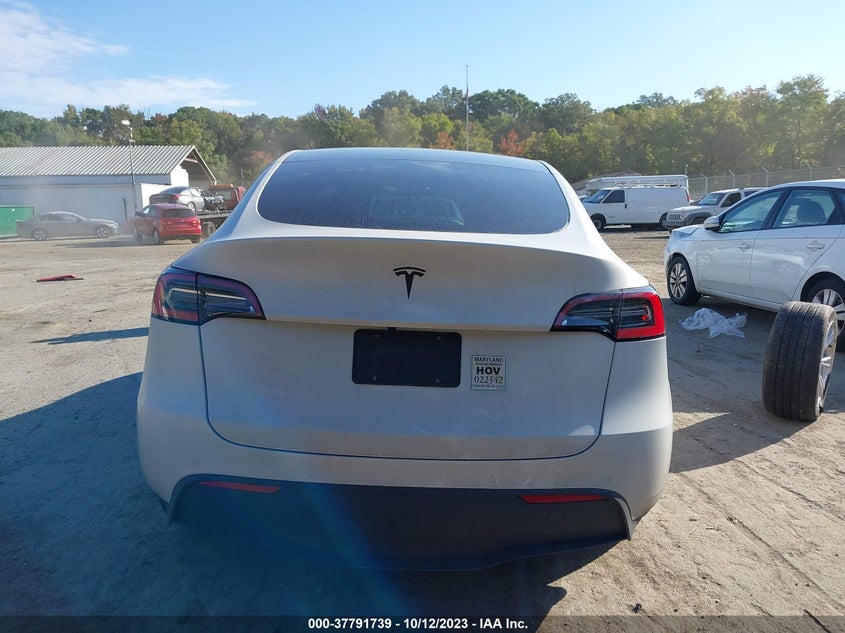 VIN 5YJYGDEE9MF085258 2021 TESLA MODEL Y LONG RANGE