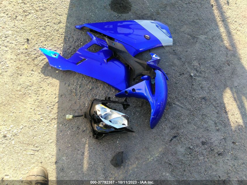 2021 YAMAHA YZFR3 A MH3RH18Y9MK008058