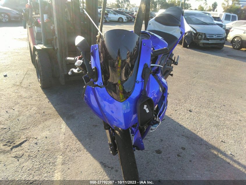 2021 YAMAHA YZFR3 A MH3RH18Y9MK008058