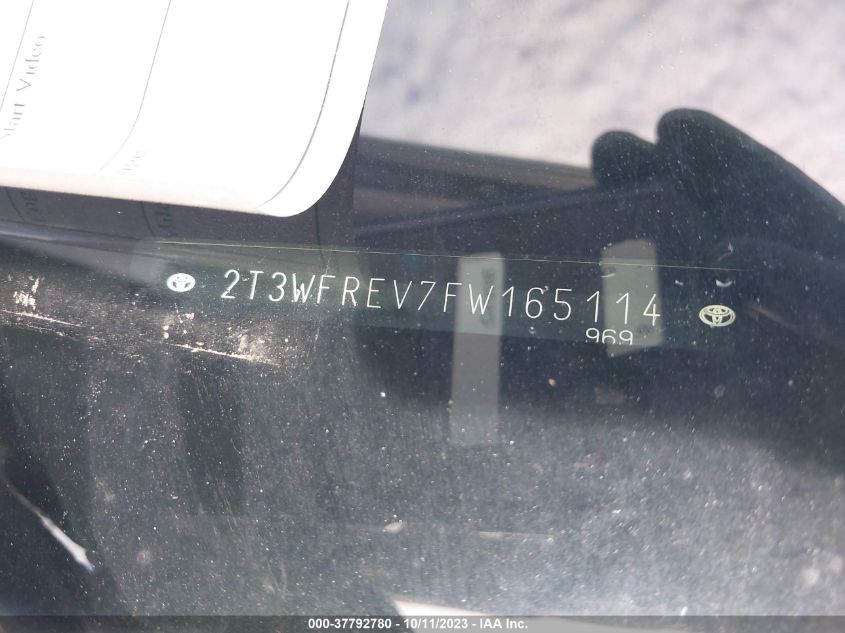 2015 TOYOTA RAV4 XLE - 2T3WFREV7FW165114