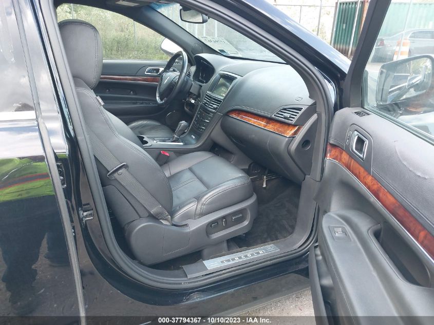 2018 LINCOLN MKT - 2LMHJ5NKXJBL01348