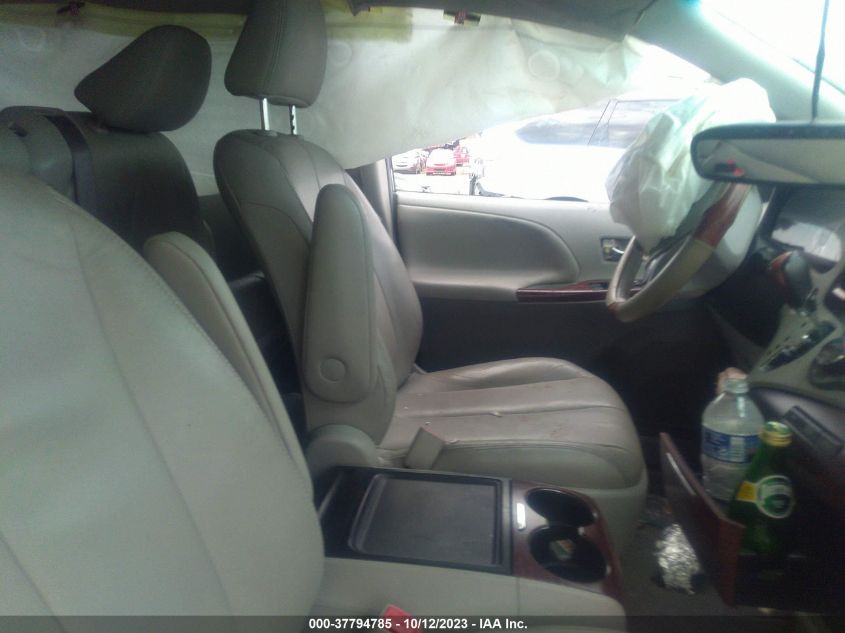 2014 TOYOTA SIENNA XLE - 5TDYK3DC1ES409650