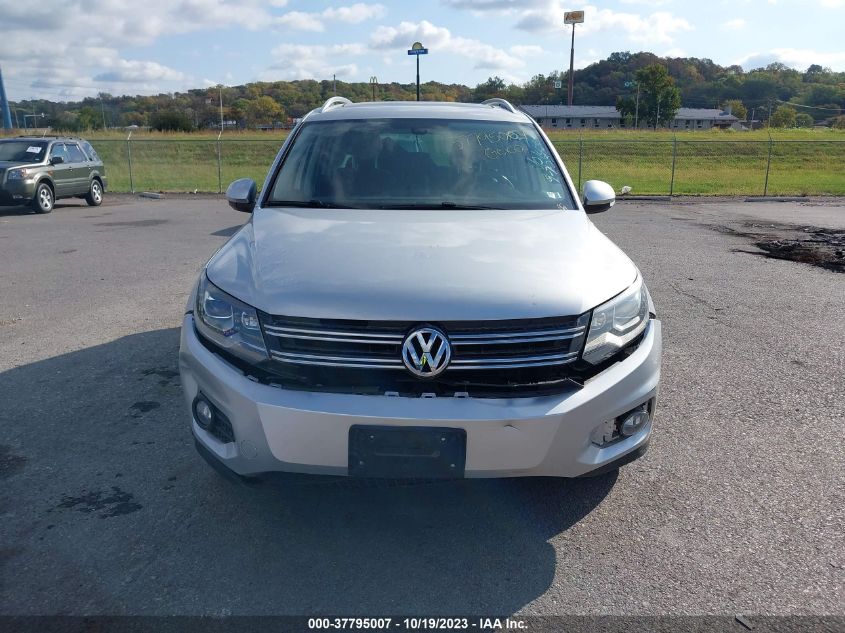 2016 VOLKSWAGEN TIGUAN SE - WVGAV7AXXGW607164