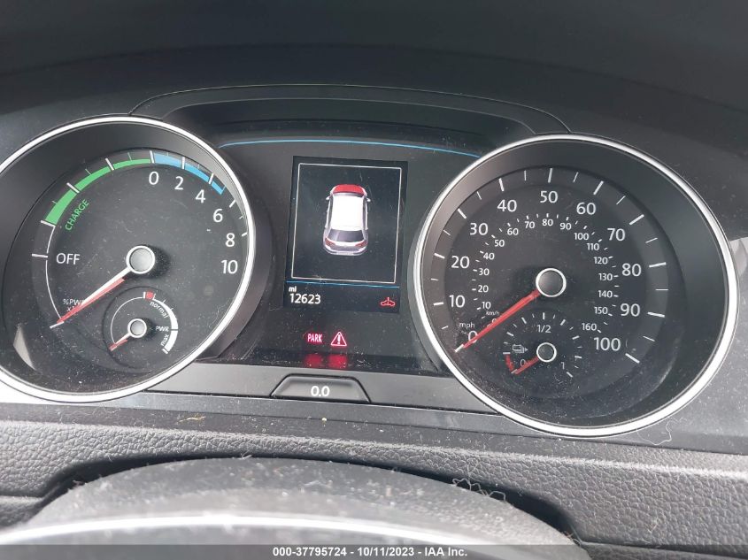2019 VOLKSWAGEN E-GOLF SE - WVWKR7AU9KW919326