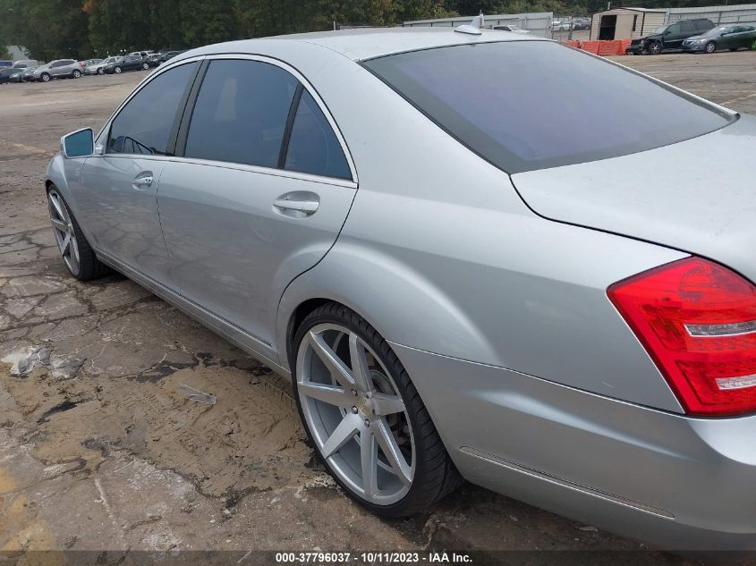 2013 MERCEDES-BENZ S 550 WDDNG7DB8DA493440