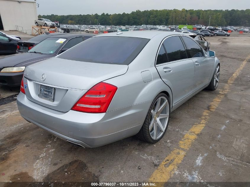 2013 MERCEDES-BENZ S 550 WDDNG7DB8DA493440
