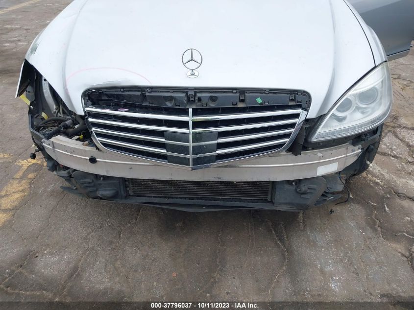 2013 MERCEDES-BENZ S 550 WDDNG7DB8DA493440