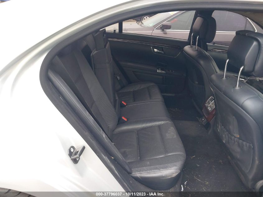 2013 MERCEDES-BENZ S 550 WDDNG7DB8DA493440