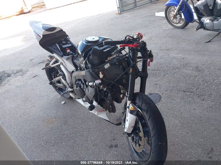 2007 HONDA CBR600 RR - JH2PC40027M009774