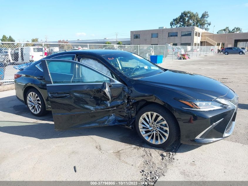 58AEA1C17MU009116 Lexus ES ES 300H LUXURY 13