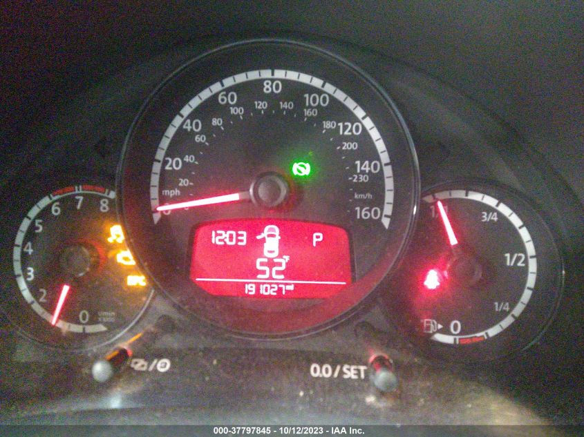 2014 VOLKSWAGEN BEETLE COUPE 1.8T ENTRY - 3VWF17AT2EM639006